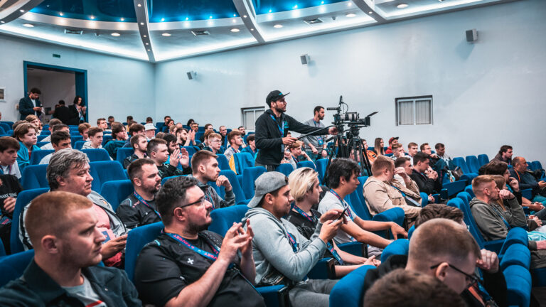 АВТОГРАФ-СЕСІЯ КОМАНДИ MONTE